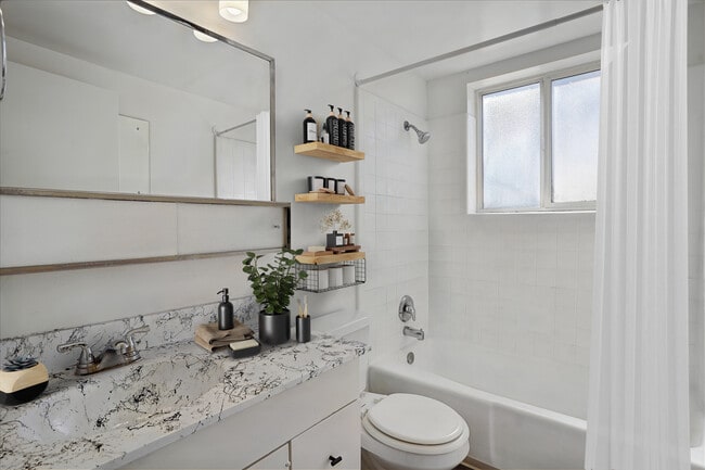 Bath / Shower - Arbor Cove Apartments