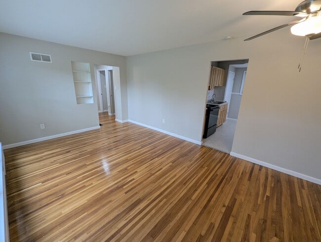 Photo - Casa Capri – Florissant Favorite