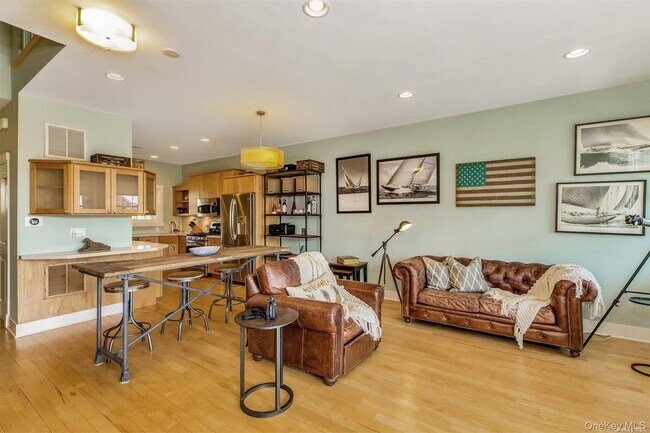 Photo - 20 Canoe Place Rd