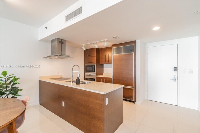 Building Photo - 485 Brickell Ave Unit 2207 Rental