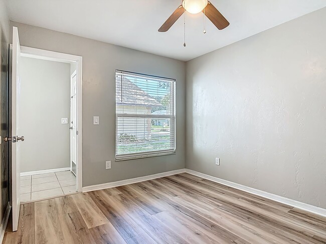 Photo - UPDATED 2 Bed, 2 Bath Home with Screened L...
