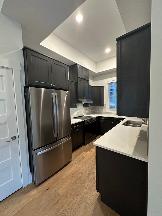 Building Photo - 530 E Park Ave Unit D