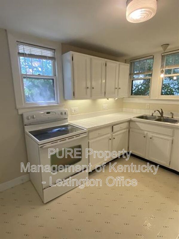 Photo - 452 Park Ave