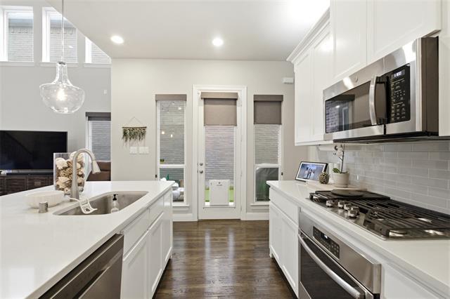 Photo - 7400 Van Tuyl Pkwy