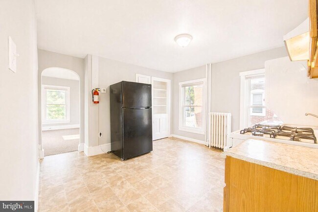 53 E Hancock St
