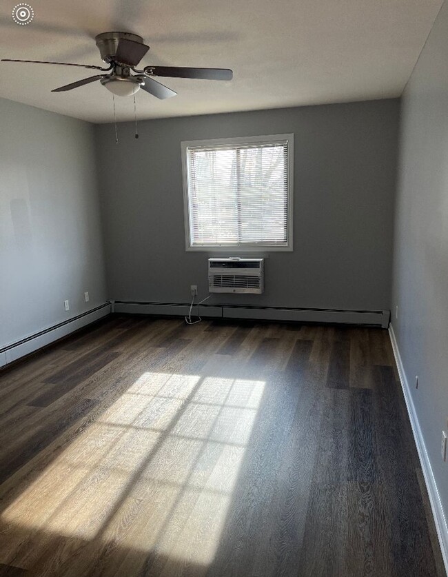 Photo - RIVERSIDE CHATEAU ASSOCIATES LP Unit 208