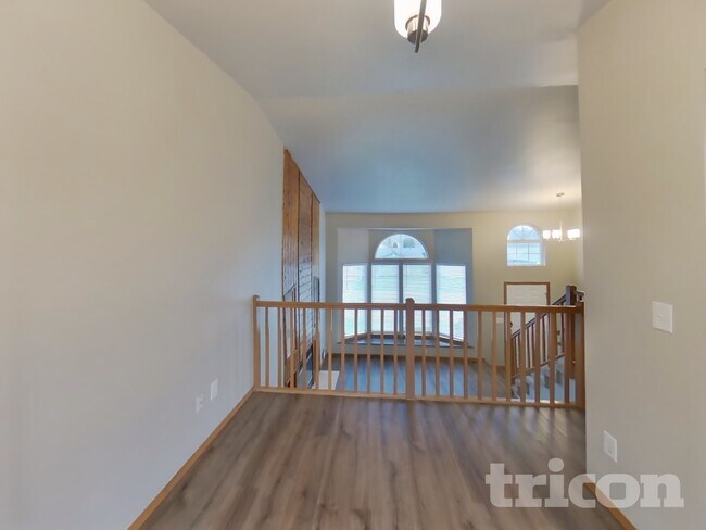 Photo - 27318 Country Pl NW