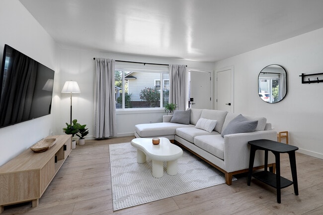 Photo - 11380 SW Greenburg Rd