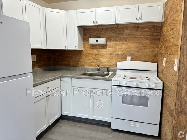 Building Photo - 619 S Walnut St Unit Apt 5