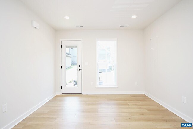 Photo - 6015 Bicknell St