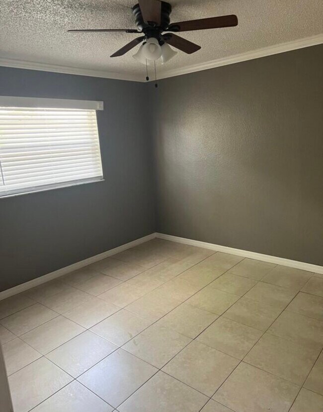 703 Michigan Ct Unit 3