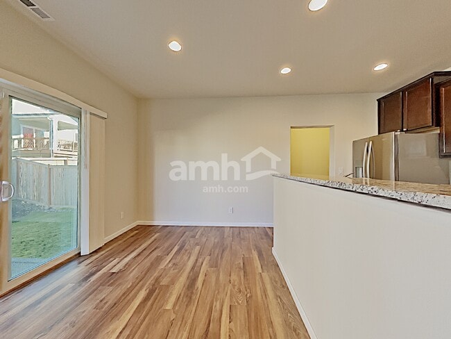 Photo - 14017 67th Ave E