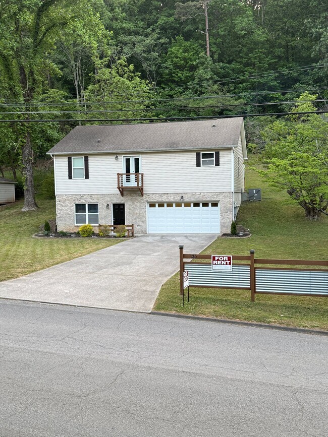 Photo - 135 Hogan Rd