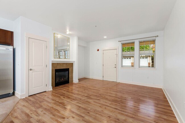 Photo - Prime Redmond Location!!!