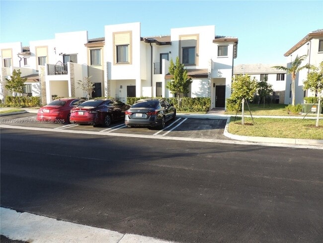 Photo - 829 NE 211th St Townhome