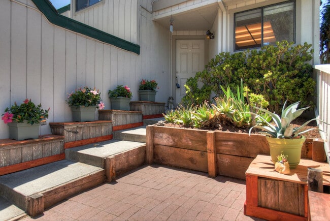 Photo - Charming End-Unit Townhome for Rent in Santa Cruz – 2 Bedroom/2.5 Bath