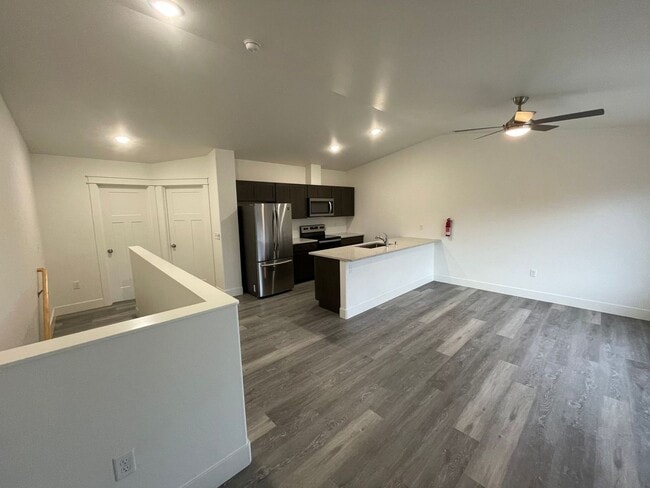 Photo - 2847 E Lakeview Rd Unit 1