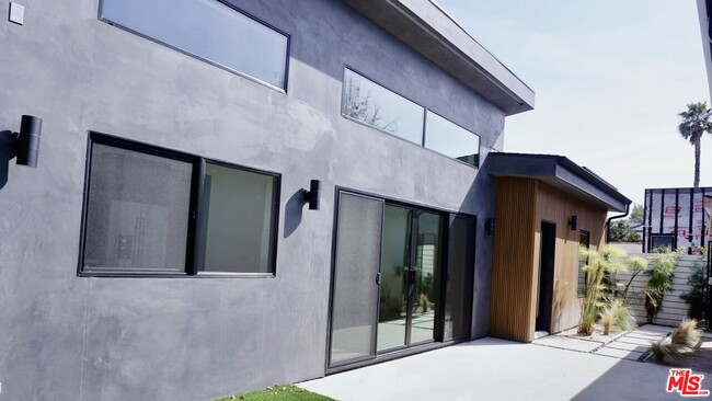 Photo - 2668 Greenfield Ave