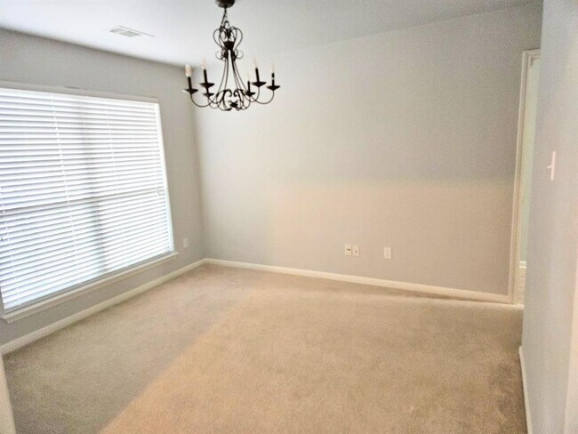 Photo - 15301 Fernhill Dr