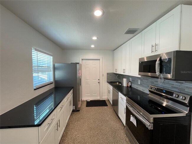 Photo - 1147 Alma St