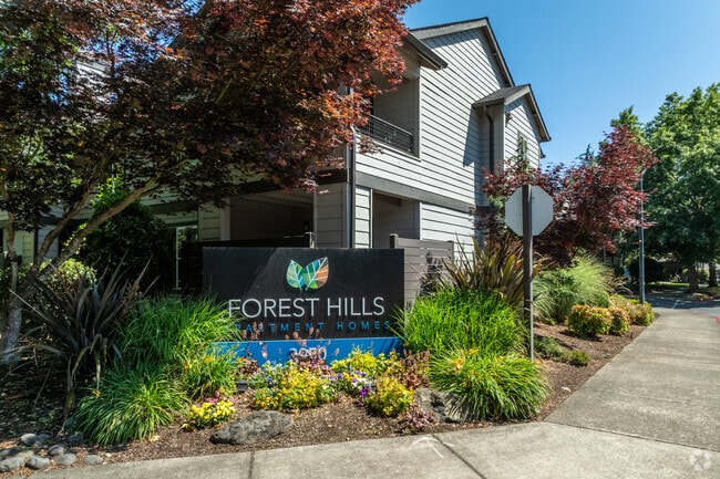 Building Photo - Forest Hills