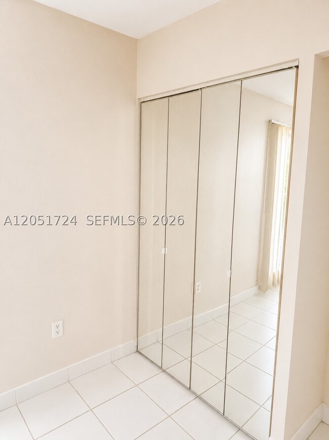 Photo - 10738 N Kendall Dr Unit K13