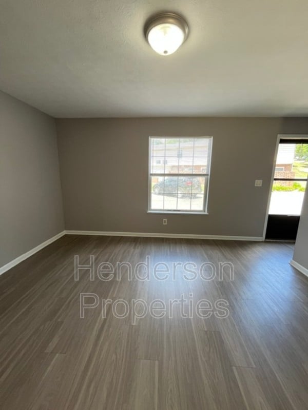 Photo - 1345 N 6th St