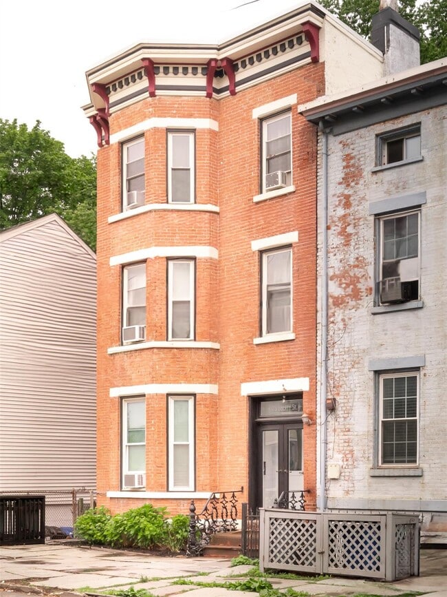 Photo - 175 Liberty St Apartment