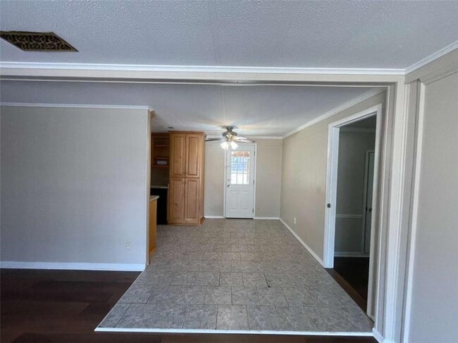 Photo - 693 Bluebird Dr SE