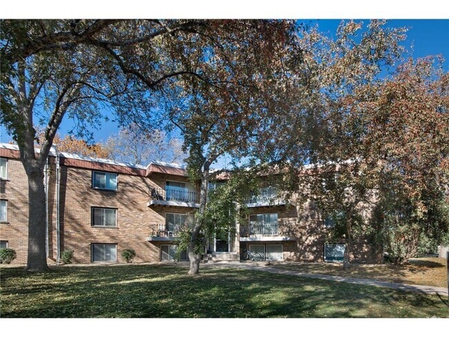 Building Photo - 6015 W Broadway Unit 304 Rental