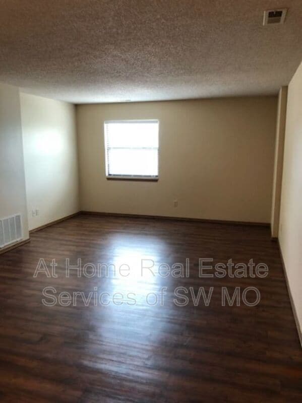 Photo - 2856 S Rogers Ave Unit Apt #7