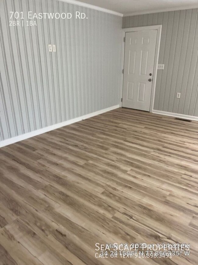 Photo - 701 Eastwood Rd