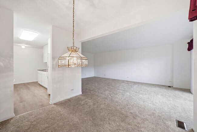 Photo - 6818 Roberts Dr Unit 3