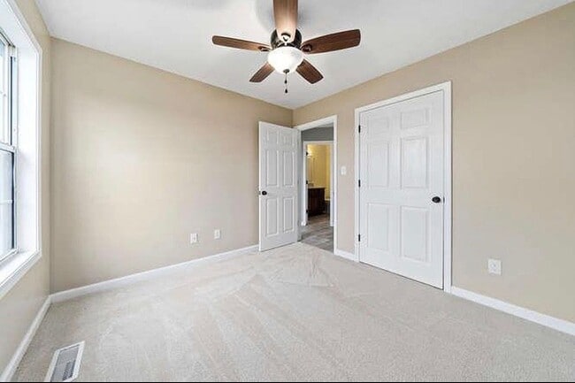 Photo - 307 Man O War Dr