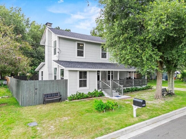 Building Photo - 208 Weaver Ave Rental