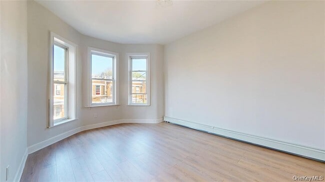 Building Photo - 549 Ashford St Unit Second Floor