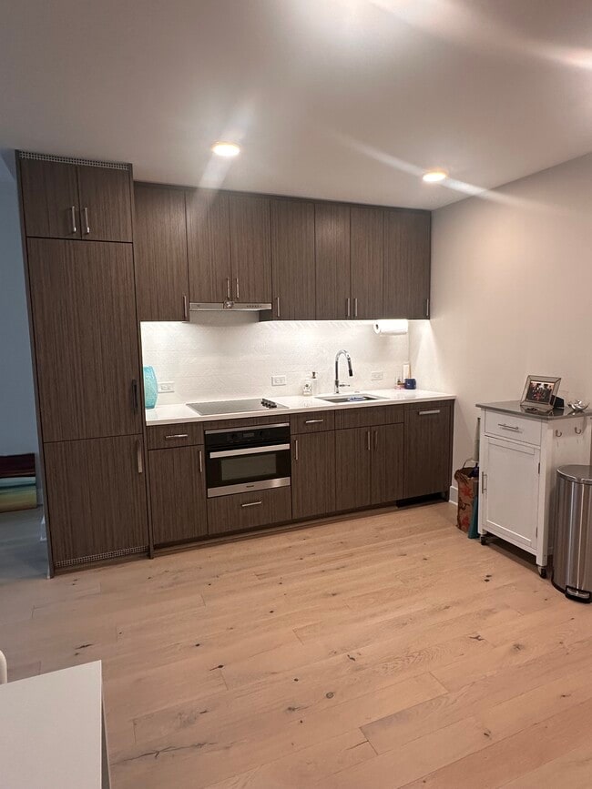 Photo - 1211 Van St SE Unidad 1102