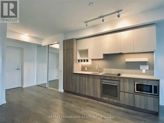 Photo - 950 Portage Pkwy Unit 4001