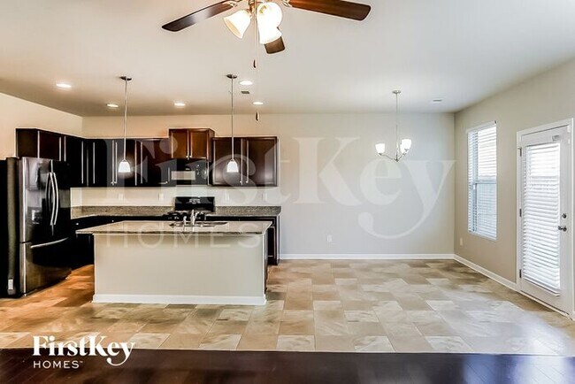 Photo - 549 Dasheill Ln