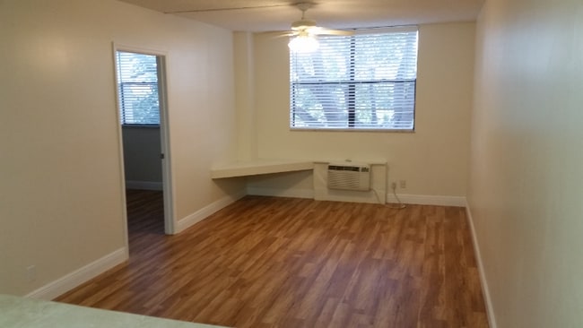 Photo - 2501 Riverside Dr