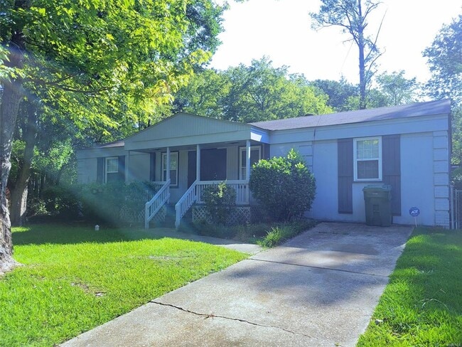 Photo - 1135 Lombard Dr