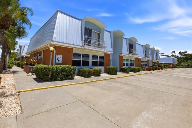 Building Photo - 22333 Edgewater Dr Unit C2