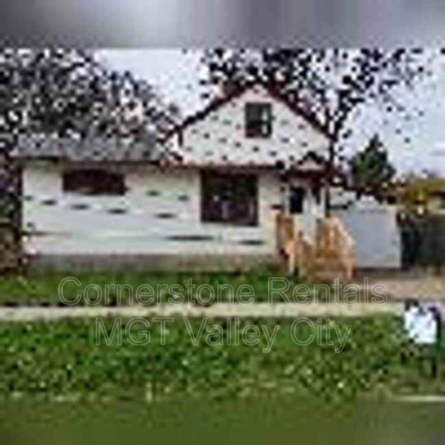 Photo - 233 8th Ave NE