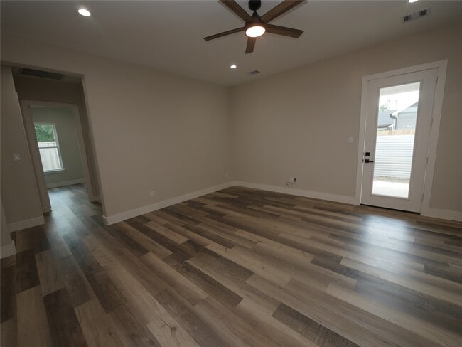 Photo - 7350 Cayton St