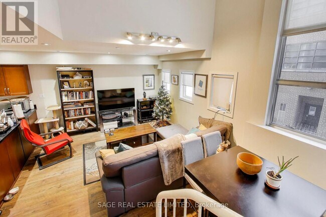 Photo - 21 Earl St Unit 115