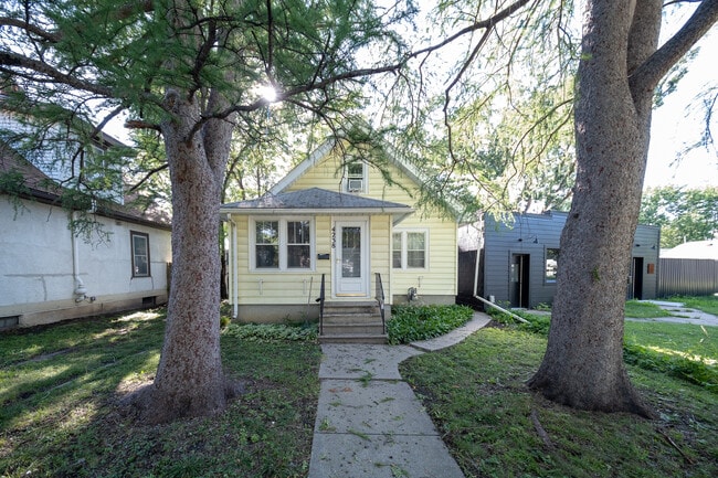 Building Photo - 4238 Cheatham Ave Rental