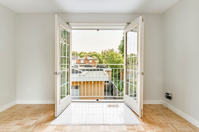 Photo - 37 Bristol Av Unit Upstairs 2BR