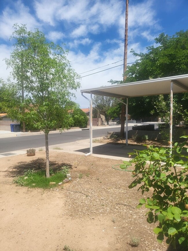 Photo - Cute Quiet  2 bedroom 1 Bath 1100/SF Home