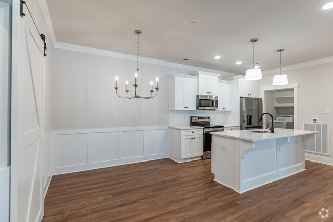 2BR, 2BA - The Roderick - 1,265SF - Dining - Newport Station