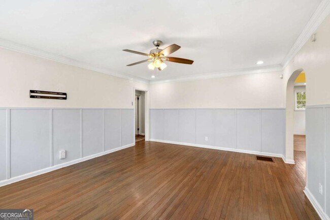 Photo - 1649 Beecher St SW